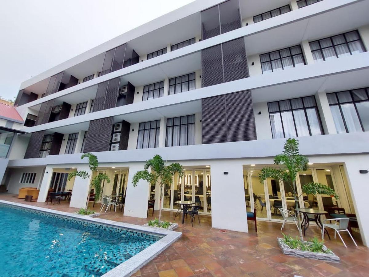Christee Suites Hotel Malacca Exterior foto