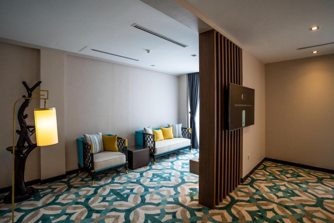Christee Suites Hotel Malacca Exterior foto